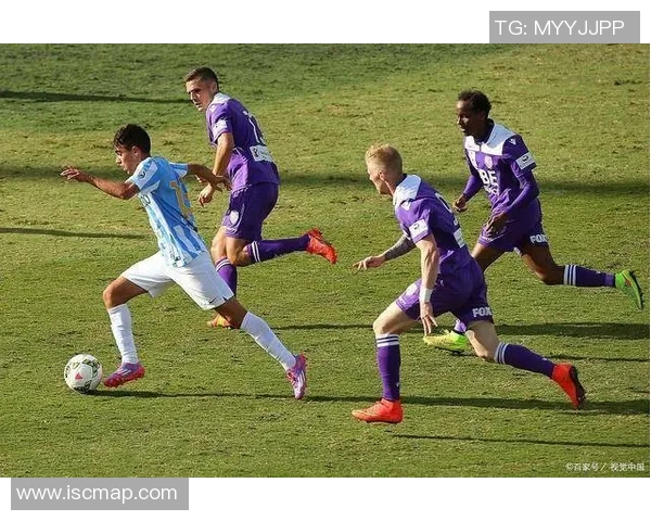 西汉姆联主场迎战哈德斯全力争胜力争积分榜上升