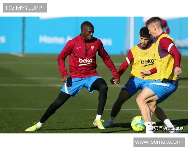 沃特福德与曼联激战正酣比分悬念引发球迷热议 沃特福德与曼联激战正酣比分悬念引发球迷热议