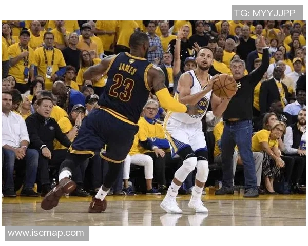 热火与骑士激战正酣胜负悬念引发球迷热议与期待